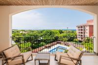 Langosta Beach Ocean View Penthouse w Pool - B&B Tamarindo