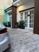 Convenient Spacious Studio with Free Parking - Bed and Breakfast Sydney