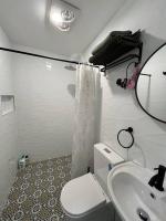 Convenient Spacious Studio with Free Parking - Bed and Breakfast Sydney
