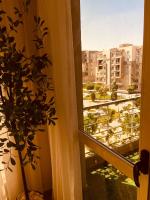 Bright & Spacious 3-Bedroom Apartment with Garden Views - Ferienwohnung New Cairo