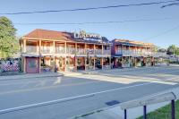 Balcony + Scenic Views: Chautauqua Lake Retreat - Chambres d'hôtes Mayville