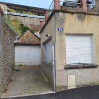 Studio 3ème étage - Centre-ville - Local vélos disponible - Ferienwohnung Mayenne