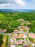 Private Pool Villa with 24-7 Concierge Service - B&B Playa Flamingo