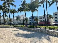 Beachfront Ocean Drive South Beach Miami - B&B Miami Beach