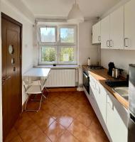 2 Bedrooms Apartment In The Heart Of The City - Chambres d'hôtes Craiova