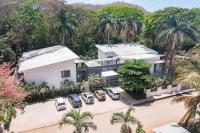 Garden View, Patio, Steps to Sand with Pool - B&B Potrero