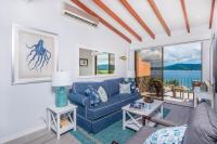 Oceanfront Newly Interior Renovated Condo - Bed and Breakfast Playa Flamingo