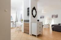 Executive One-Bedroom Apartment with Balcony (2-4 Adults)