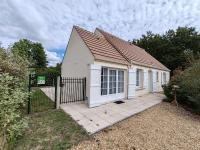 Gîte lumineux au calme avec jardin, golf, balades en forêt, barbecue et vélos à Donnery - FR-1-590-367 - B&B