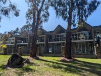 Unit 6 Centenary Park Townhouse - B&B Bright