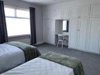 Dreibettzimmer mit Gemeinschaftsbad