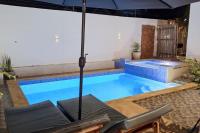 Kidas Villa - Solar, AC, Wi-Fi, Private Pool & Gym - B&B Banda Kuu