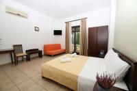 Studio (2 Adults and 2 Children) - 4