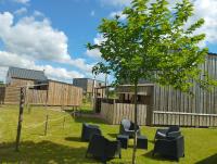 CHALET CINEMA - Climatisé- Les Belles Ouvrières - B&B Clermont-Créans