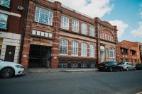 Boutique Grade II City Gem WiFi Family Contractors - B&B