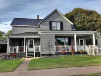 Spacious 4 BR 2BA Home with Bar and Fenced Yard - B&B