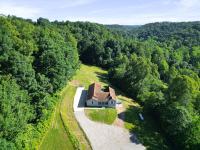 Buck Run - a secluded cabin in Rockbridge, OH - Bed and Breakfast Rockbridge