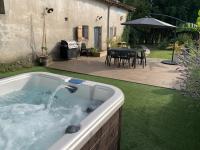 Logis Groly gîte avec spa en campagne proche Montauban - B&B