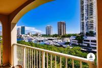 Uhost AI - 3BR Condo - Stunning Water Views - B&B Miami