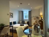 Beautifully Central & Superior Apartment Book Now - B&B
