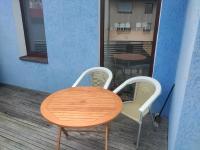 2BR, 4 Beds, TV, Kitchen & free parking - Chambres d’hôtes