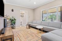 The Pet Friendly Pool House - B&B Toukley