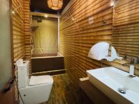 King Room with Spa Bath