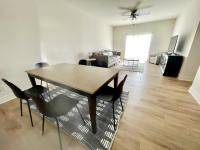 Papillion The White Pine Modern Spacious with Garage - Ferienwohnung Papillion