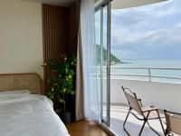 Crabzilla Scenic Mountain Beach Home - B&B