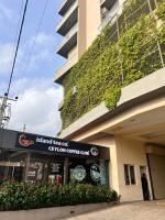 Ocean Breeze Negombo- TidesEnd Luxury Beach Apartments - B&B Negombo