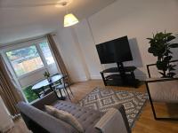 Comfortable 3-Bed Flat - Sleeps 5 - Home Away from Home - B&B