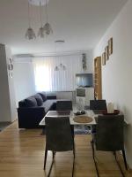 Stan Na Dan Pehlić - Apartments For The Day Cazin - B&B