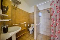 Zimmer mit Kingsize-Bett - Barrierefrei/befahrbare Dusche