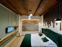 Habitación con cama grande