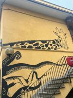 Giraffe art Ducati BLQ apartment - B&B Bolonia