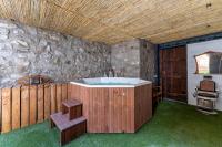 Can Salva amb Jacuzzi privat - B&B