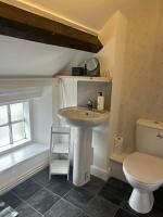 Classic One-Bedroom Apartment with King Bed