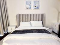 White one bedroom studio Manama - Bed and Breakfast