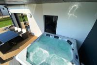 carantec 4 stars villa with jacuzzi and garden for 8 persons - B&B