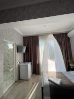 Dreibettzimmer mit Bad