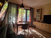 Homey art apartment next to Drujba lake Metro stations and bul.Tsarigradsko Shose - Chambres d'hôtes Sofia