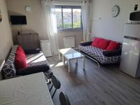 Asphodèle, Joli studio avec parking, 2 pas des plages et du Port - B&B