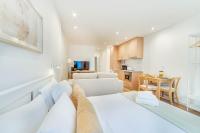 Blue Charm - Campolide Apartments - B&B