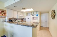 2 Mi to Barefoot Landing Condo with Beach Access! - Bed and Breakfast Myrtle Beach