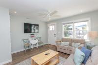 Sojourn's Sea Views with Balcony Sleeps 4 - B&B Virginia Beach