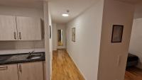 Moderne, barrierefreie Wohnung im Herzen der Stadt mit Parkplatz, WLAN und TV - Marta - Bed and Breakfast
