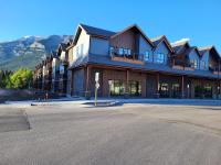 Serenity at Sparrowhawk Lodge Brand New 2Bd 2Ba - B&B Dead Man's Flats