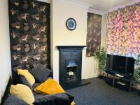 Cosy 2 bedroom house in Leicester- entire house, sleeps 5 - B&B