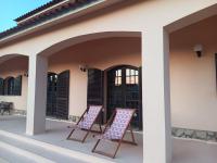 Casa com Arte - country house with swimming pool - B&B Vermelha