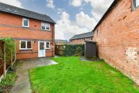 Charming 2-Bed Home with Parking - B&B